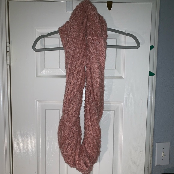 Accessories - Pink wool Scarf Accessories - Pink wool Scarf